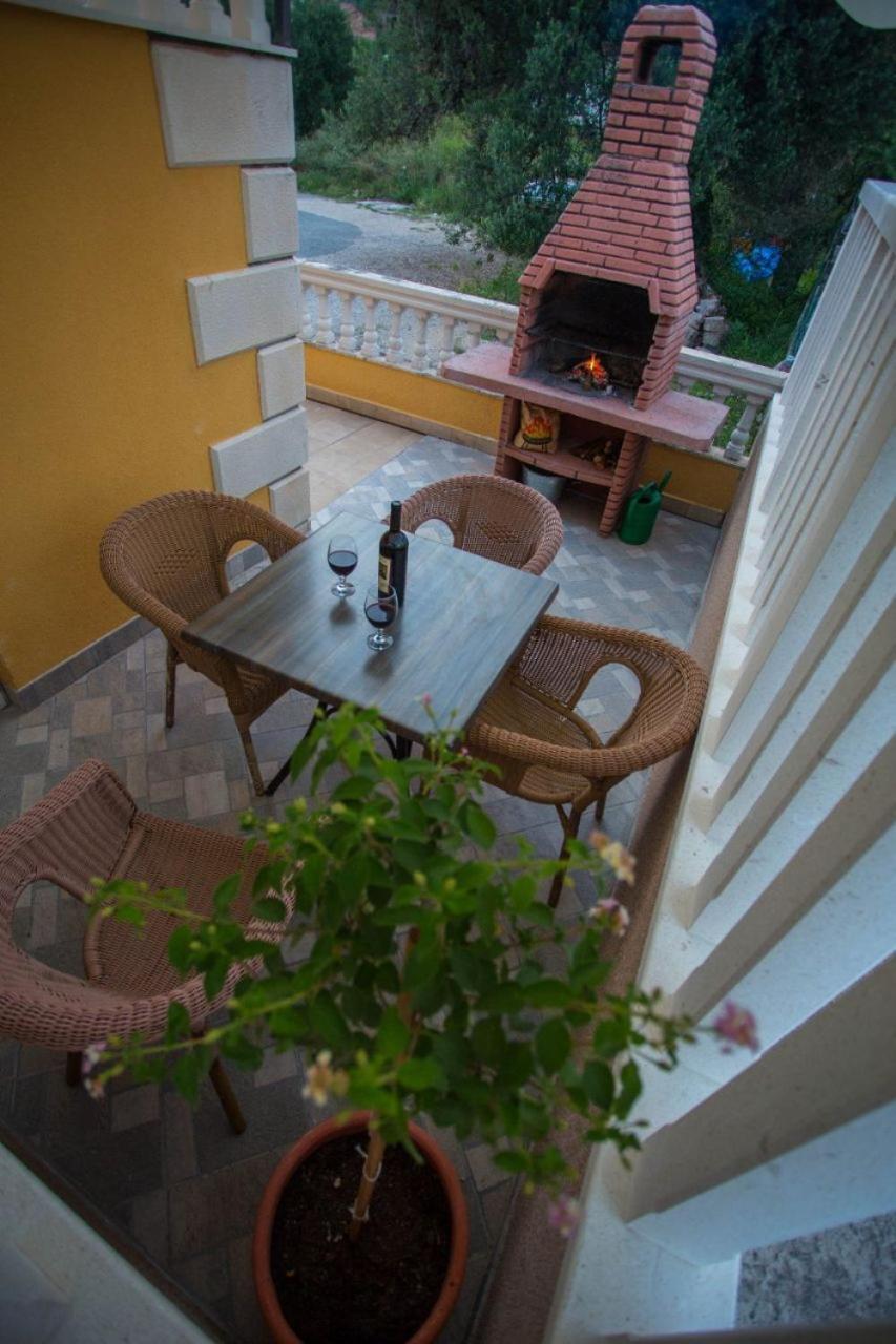 Apartments Dami - 100M From The Sea Orebic Ngoại thất bức ảnh
