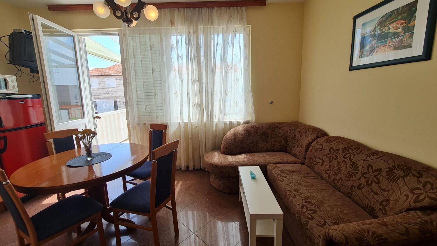 Apartments Dami - 100M From The Sea Orebic Ngoại thất bức ảnh