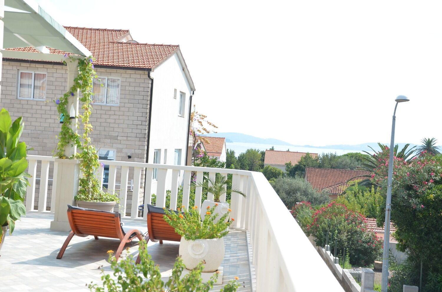 Apartments Dami - 100M From The Sea Orebic Ngoại thất bức ảnh